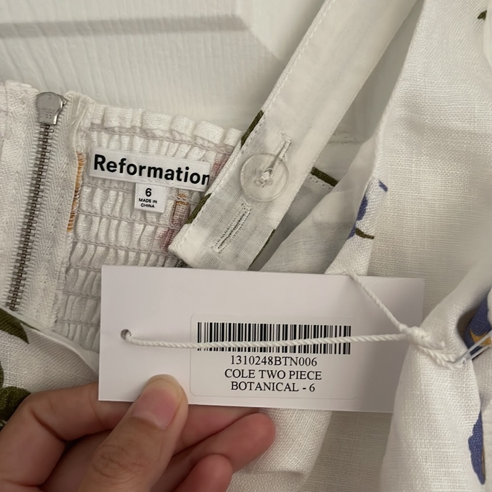 NWT Reformation Cole Two Piece, size 6, white linen floral, crop top skirt - Picture 7 of 13